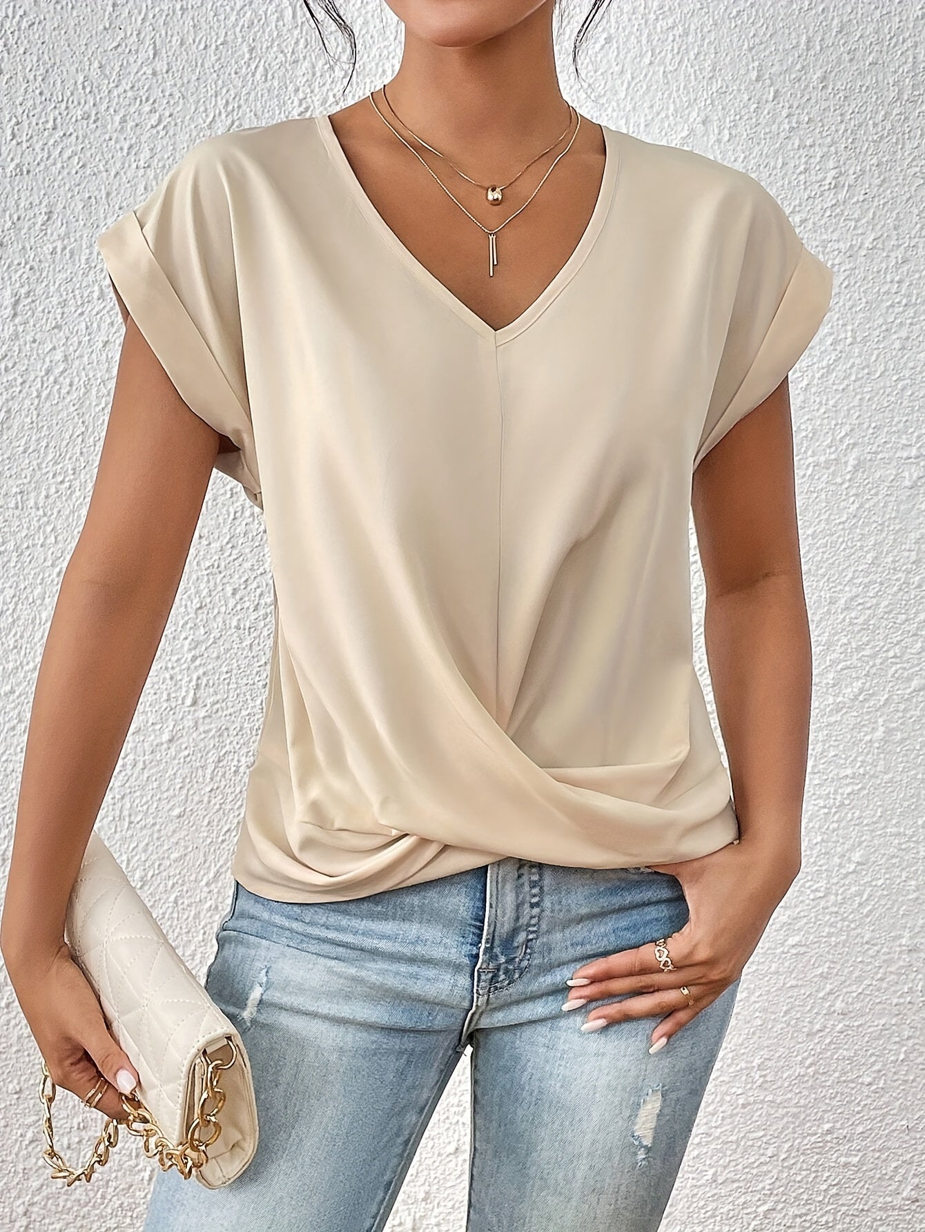 Eloise - Casual Heart Neck T-shirt