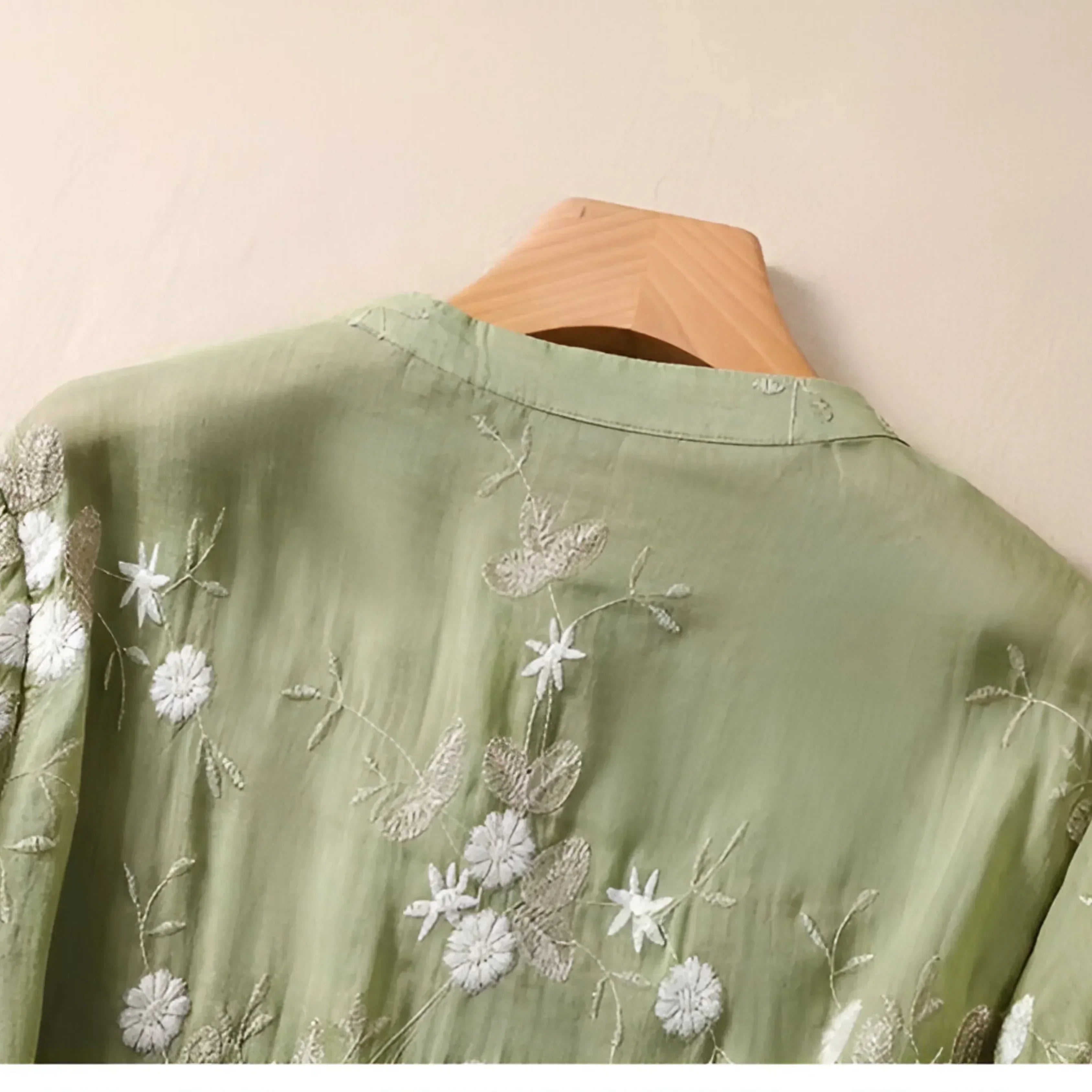 Amelia - Cotton Top with Embroidered Flowers