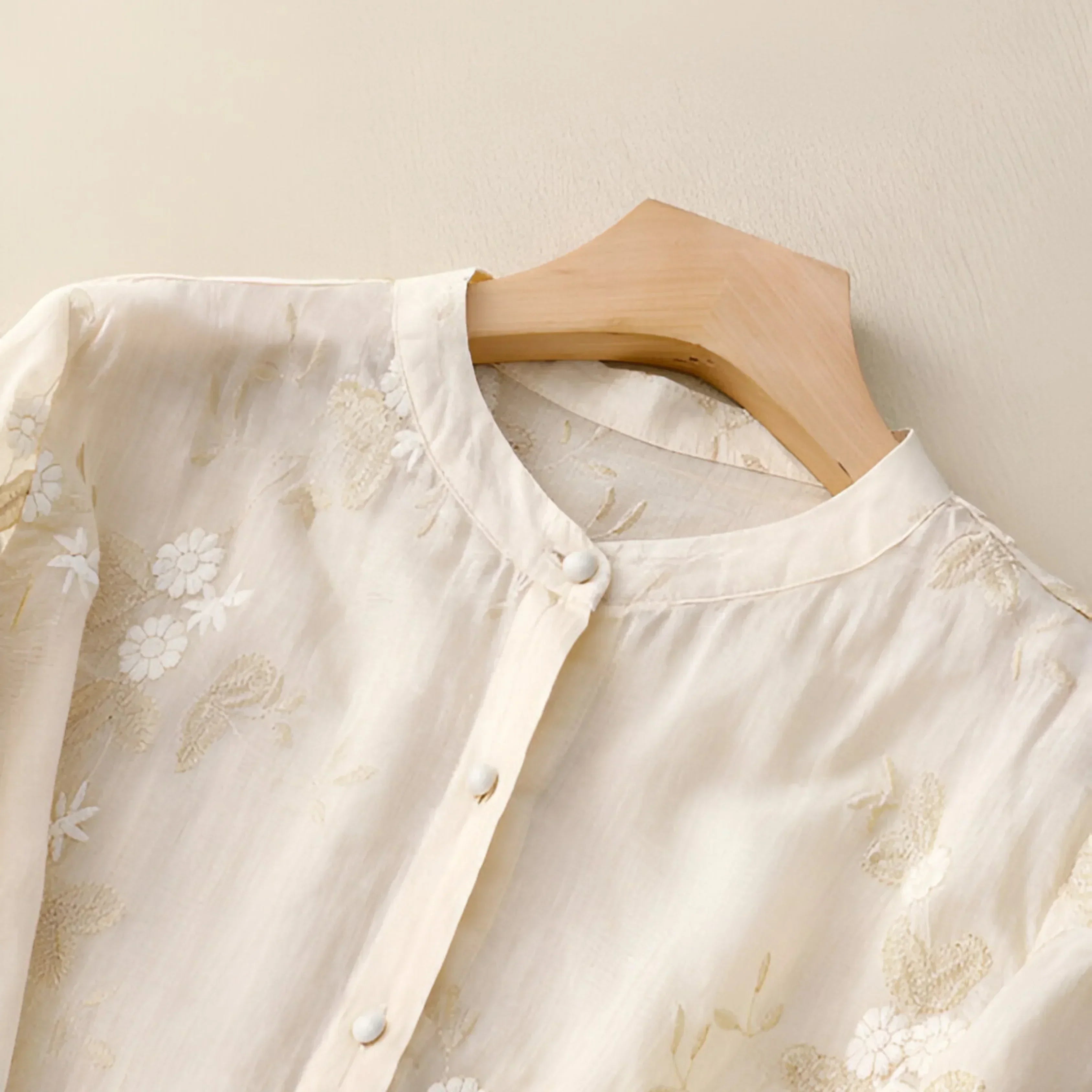 Amelia - Cotton Top with Embroidered Flowers