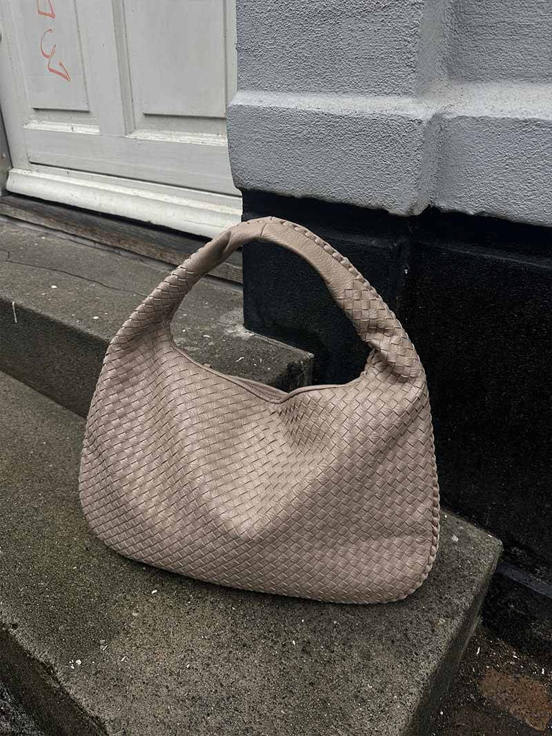 Scarlett - Elegant Woven Bag